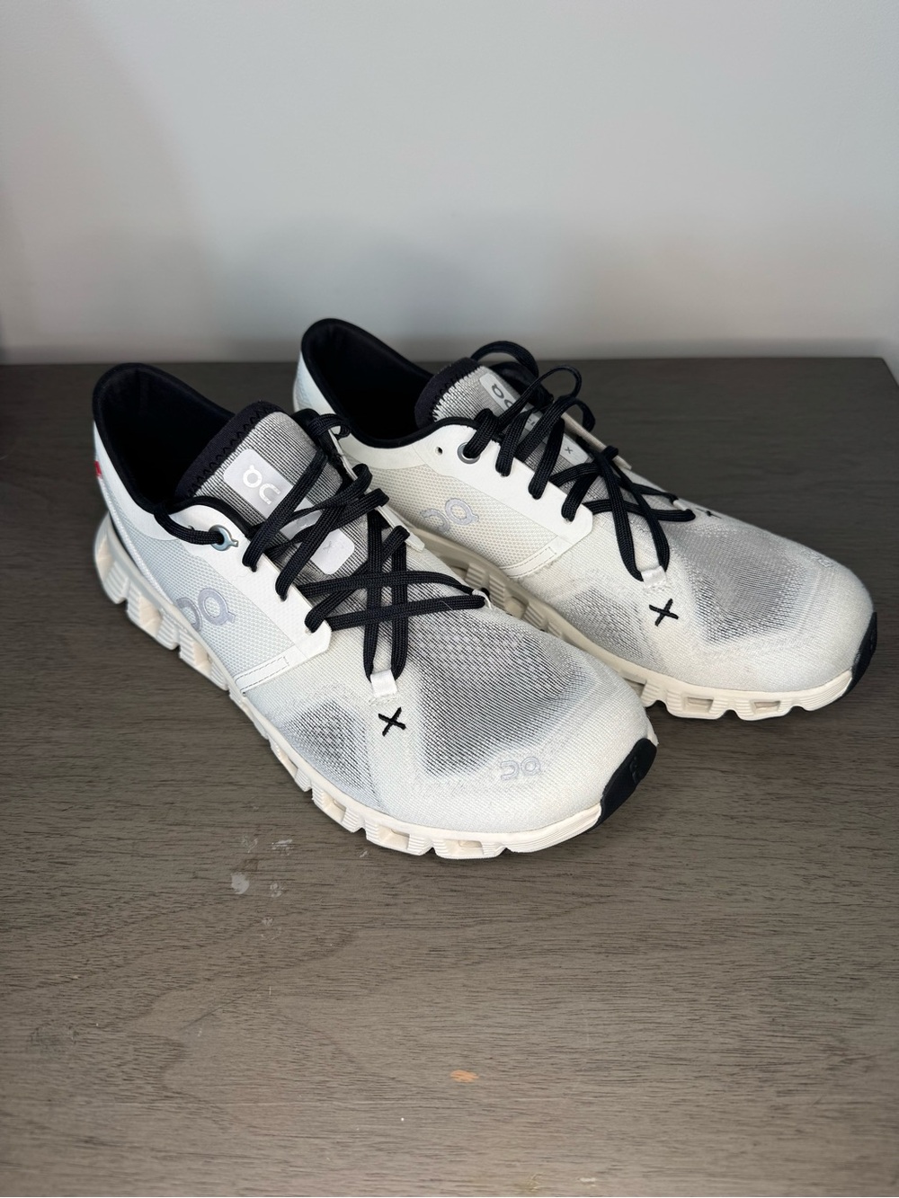 On Running CloudX training  Sneakers — White with Black Accents